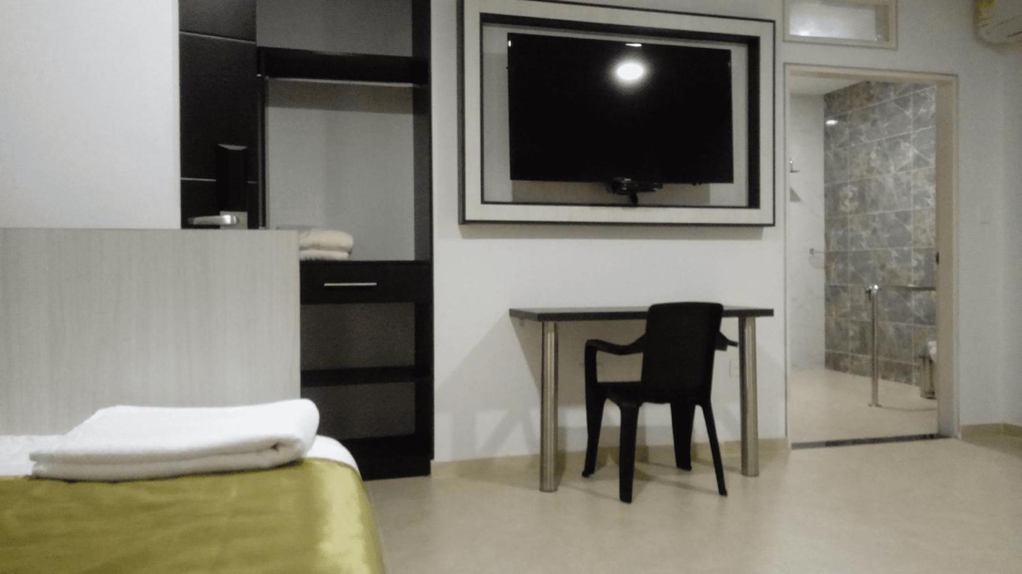 Hotel Andinos Plaza Florencia Florencia  Extérieur photo