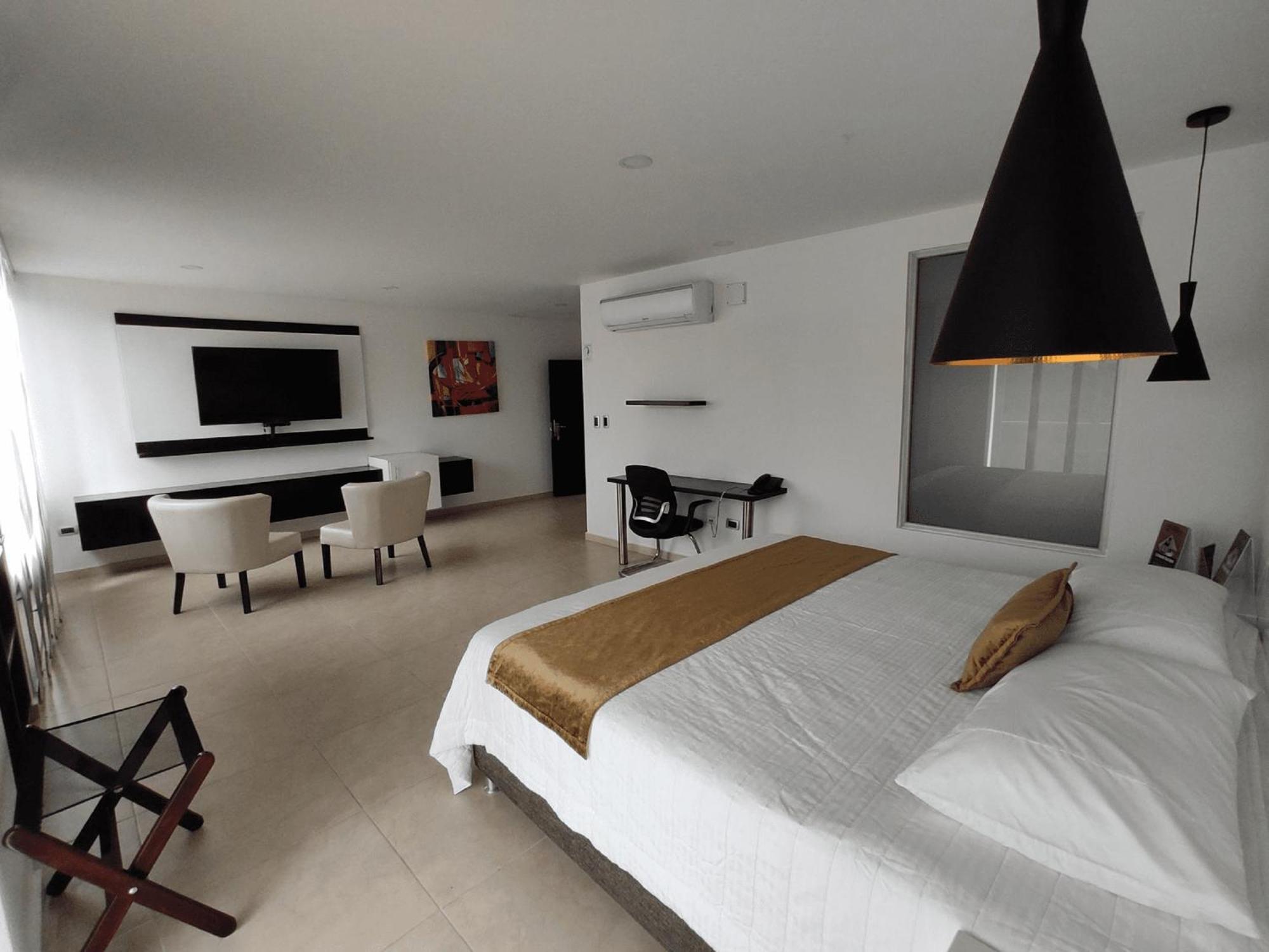 Hotel Andinos Plaza Florencia Florencia  Extérieur photo