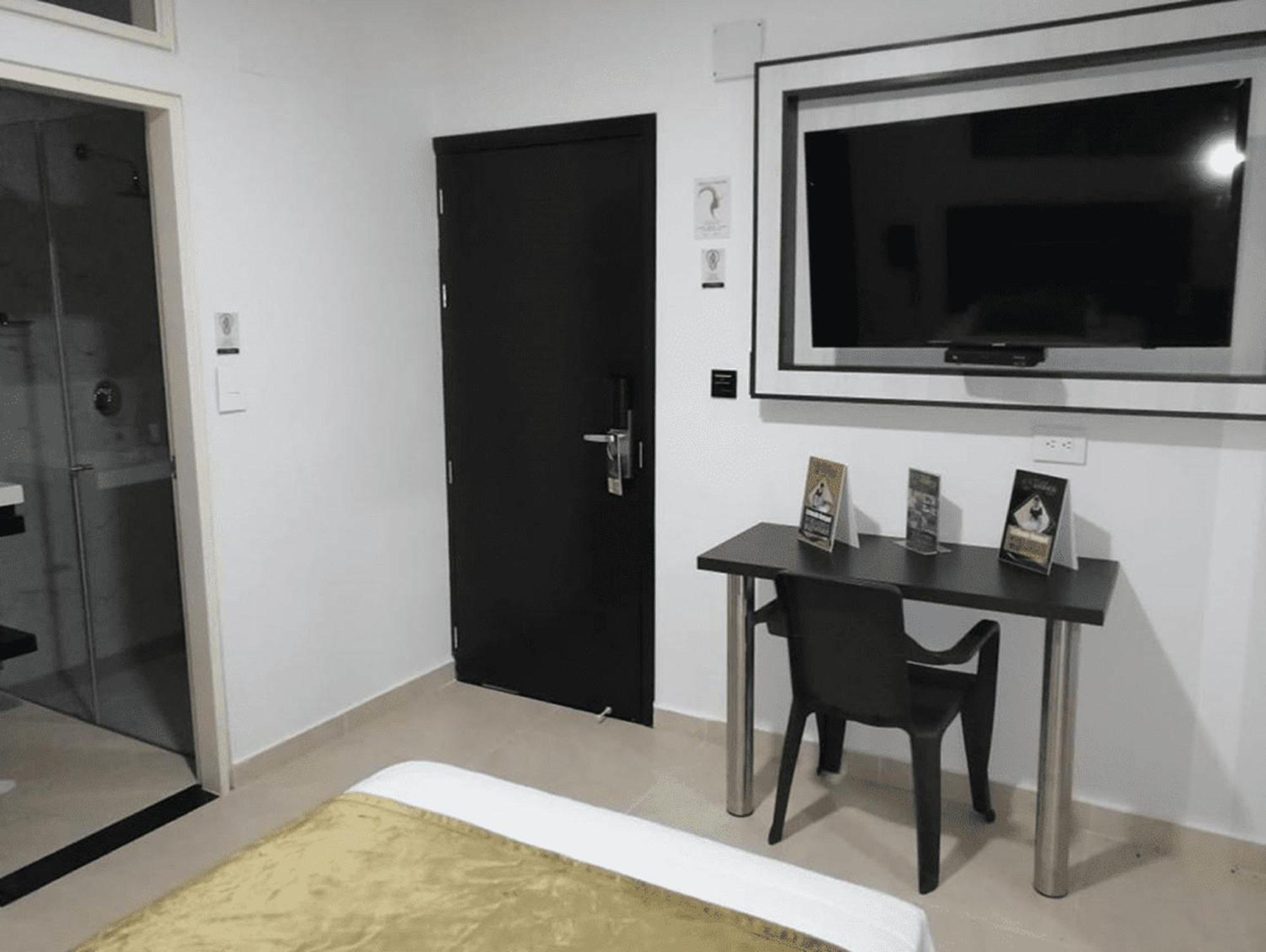 Hotel Andinos Plaza Florencia Florencia  Extérieur photo