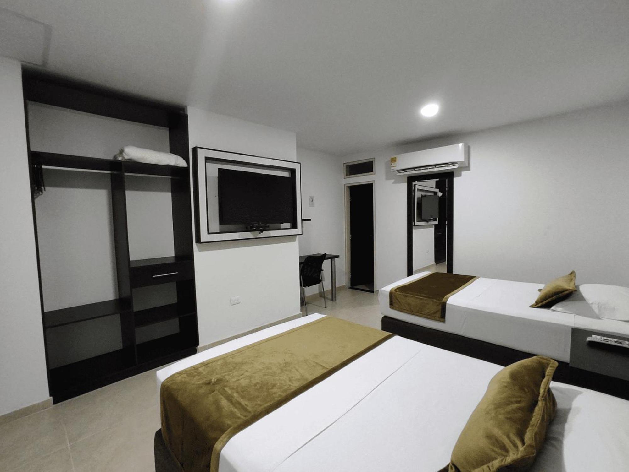 Hotel Andinos Plaza Florencia Florencia  Extérieur photo